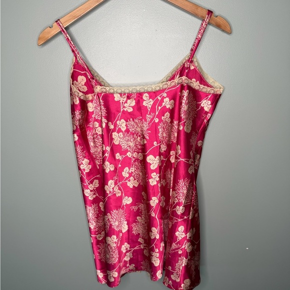 Victoria’s Secret 2000’s Hot Pink Satin Floral Lace Lined Open Split Mini Slip - Picture 2 of 10